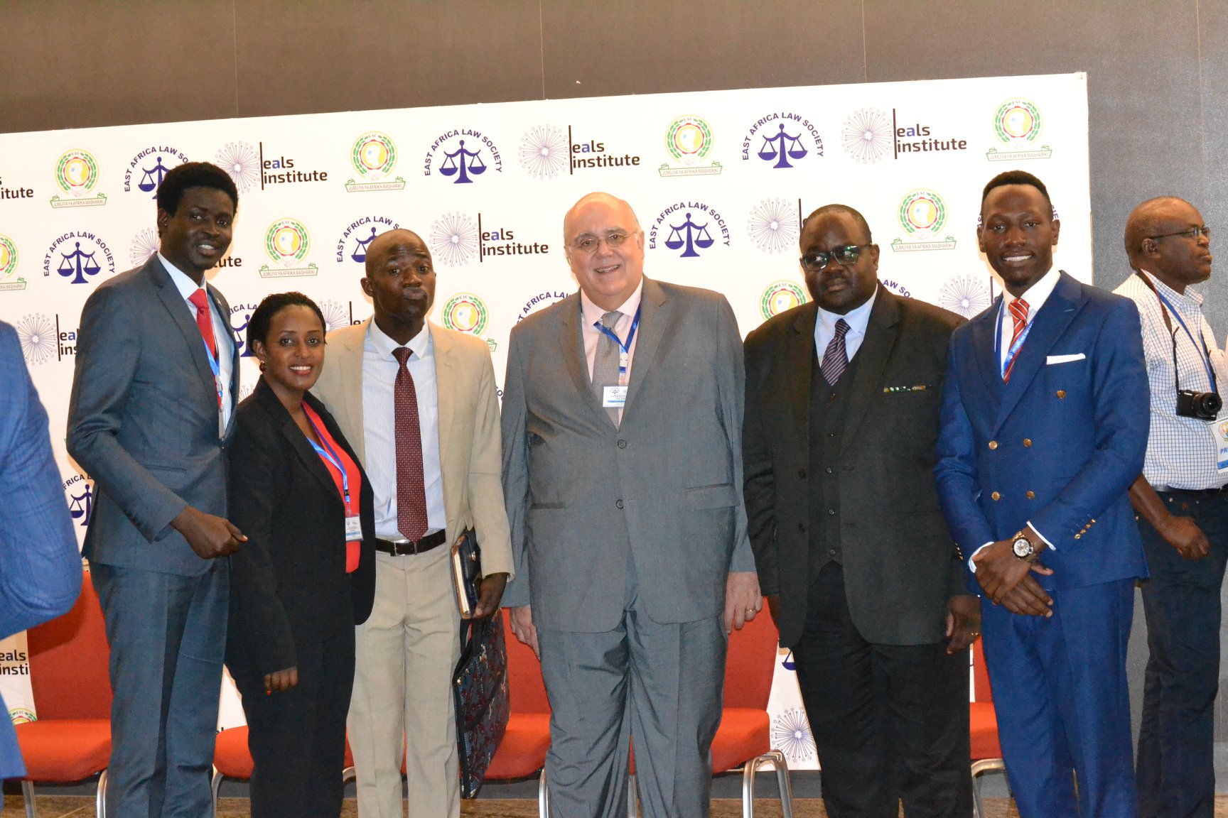 BAR ASSOCIATION HOLDS DISCUSION ON INTL HUMAN LAW