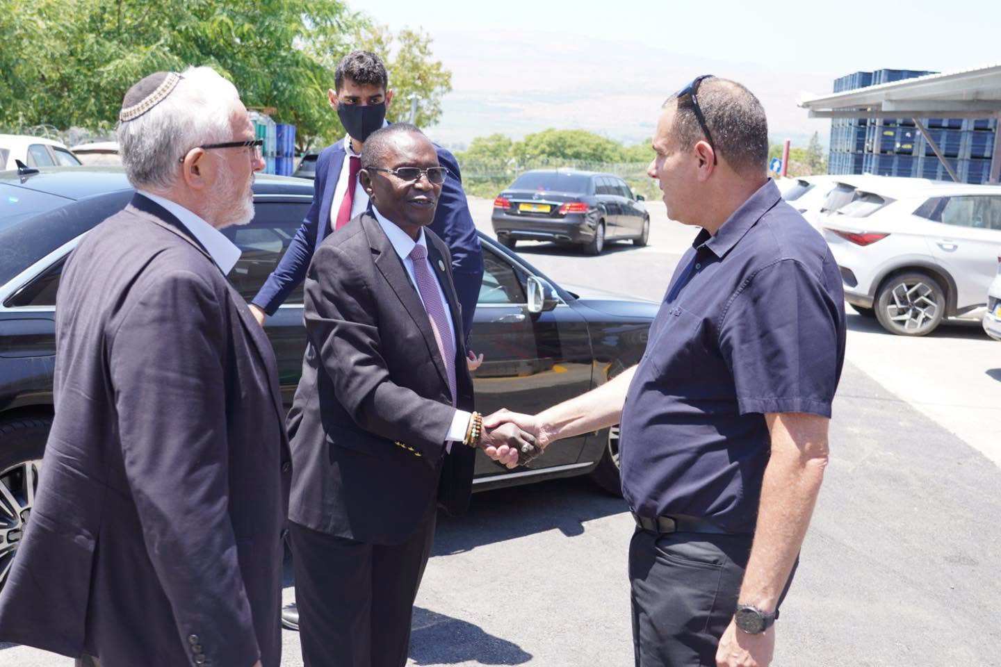 Foreign Minister Visits S. Sudanese Children Receiving Treatment In Israel