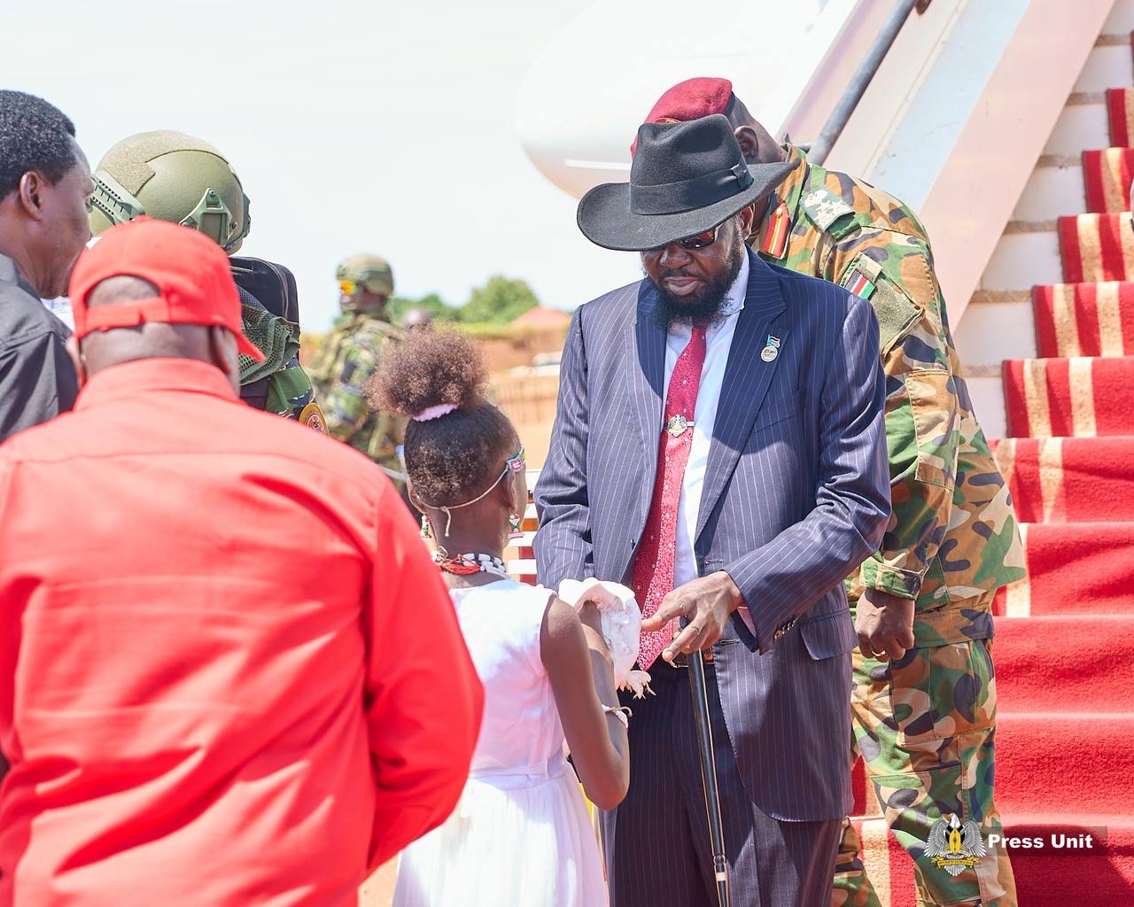 His Excellency, President Salva Kiir Mayardit, and his accompanying delegation arrived in Wau, Western Bahr el Ghazal State, on Friday morning to a ro