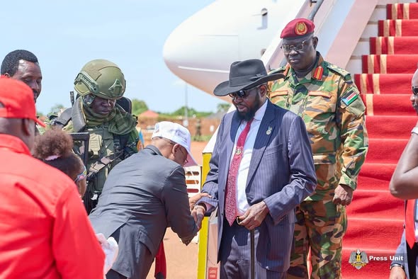 His Excellency, President Salva Kiir Mayardit, and his accompanying delegation arrived in Wau, Western Bahr el Ghazal State, on Friday morning to a ro