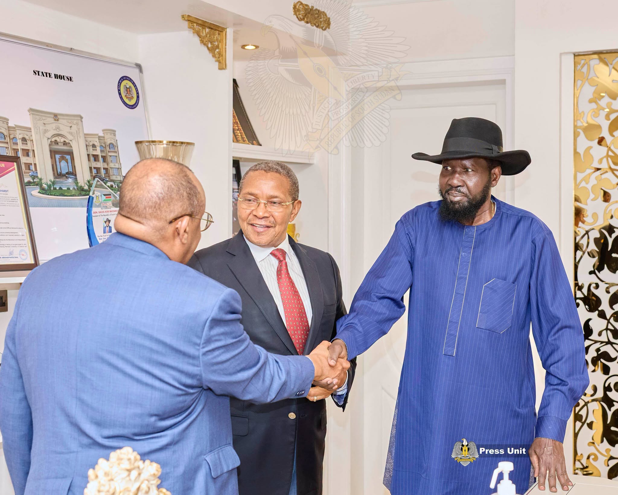 His Excellency Salva Kiir Mayardit, on Thursday held talks with the African Union High Representative for the Horn of Africa and the Red Sea, H.E. Jak