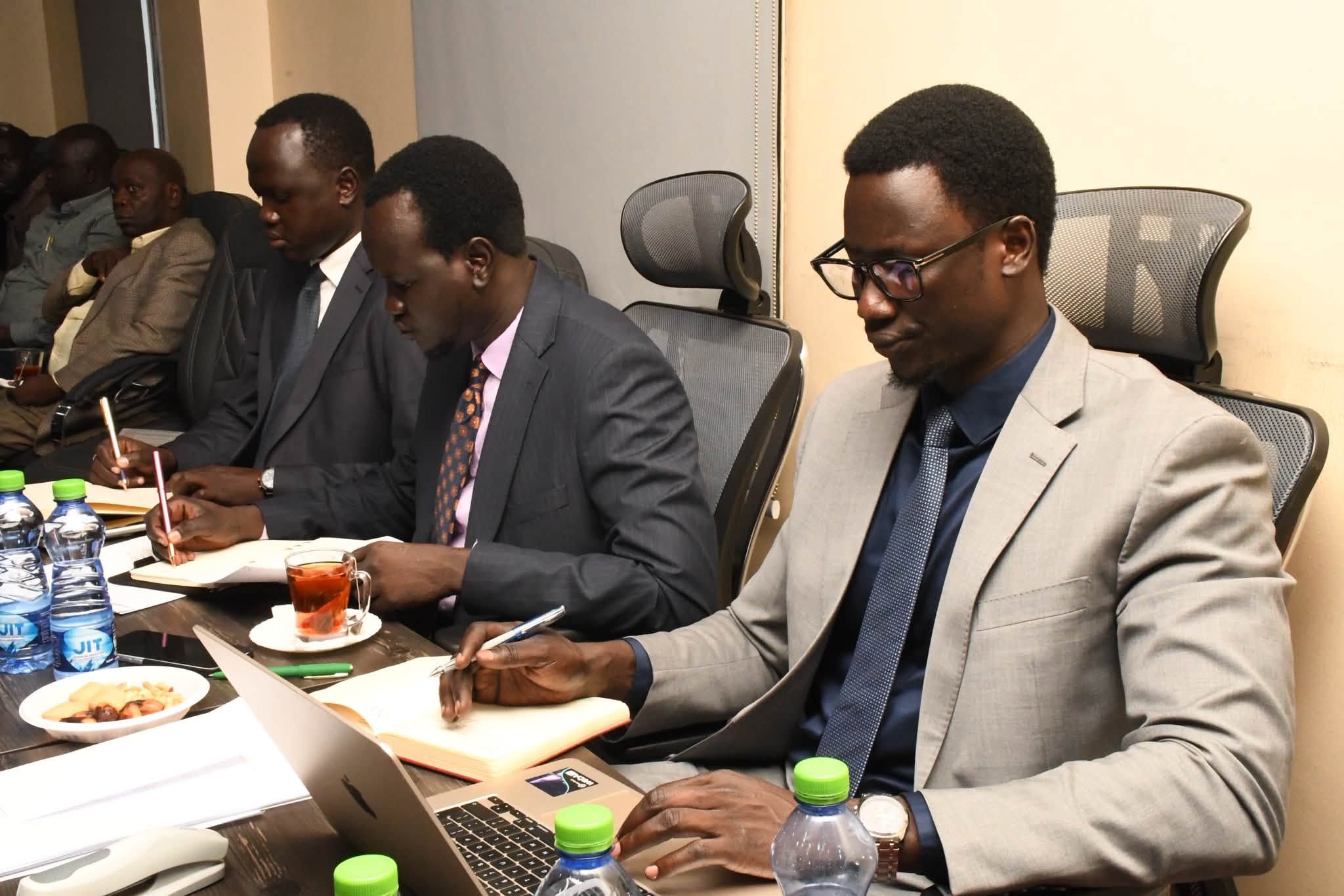 Economic Reform Committee Instructs Finance Minister To Pay Salaries